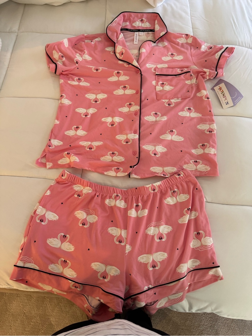 Women’s Pink Swan-Print Short Pajama Set with Contrast Piping